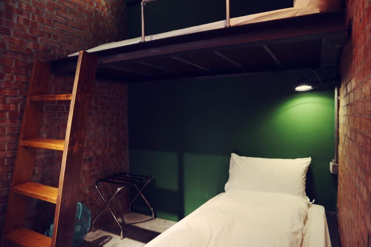 Travel Charger Hostel Hualien City Exterior foto
