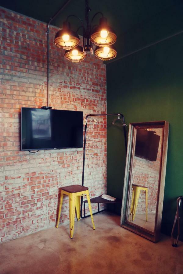 Travel Charger Hostel Hualien City Exterior foto